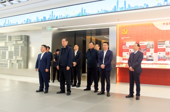 中共江西省委副書記、省長(zhǎng)葉建春一行考察方大集團(tuán)